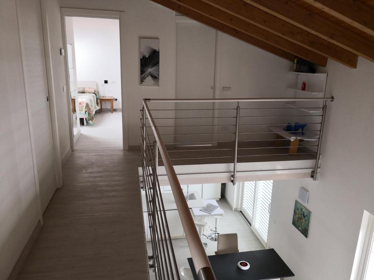 Charme Lake Loft 이스프라 외부 사진