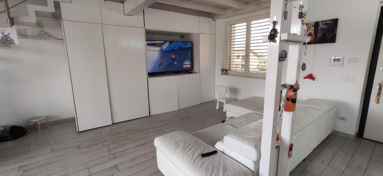 Charme Lake Loft 이스프라 외부 사진