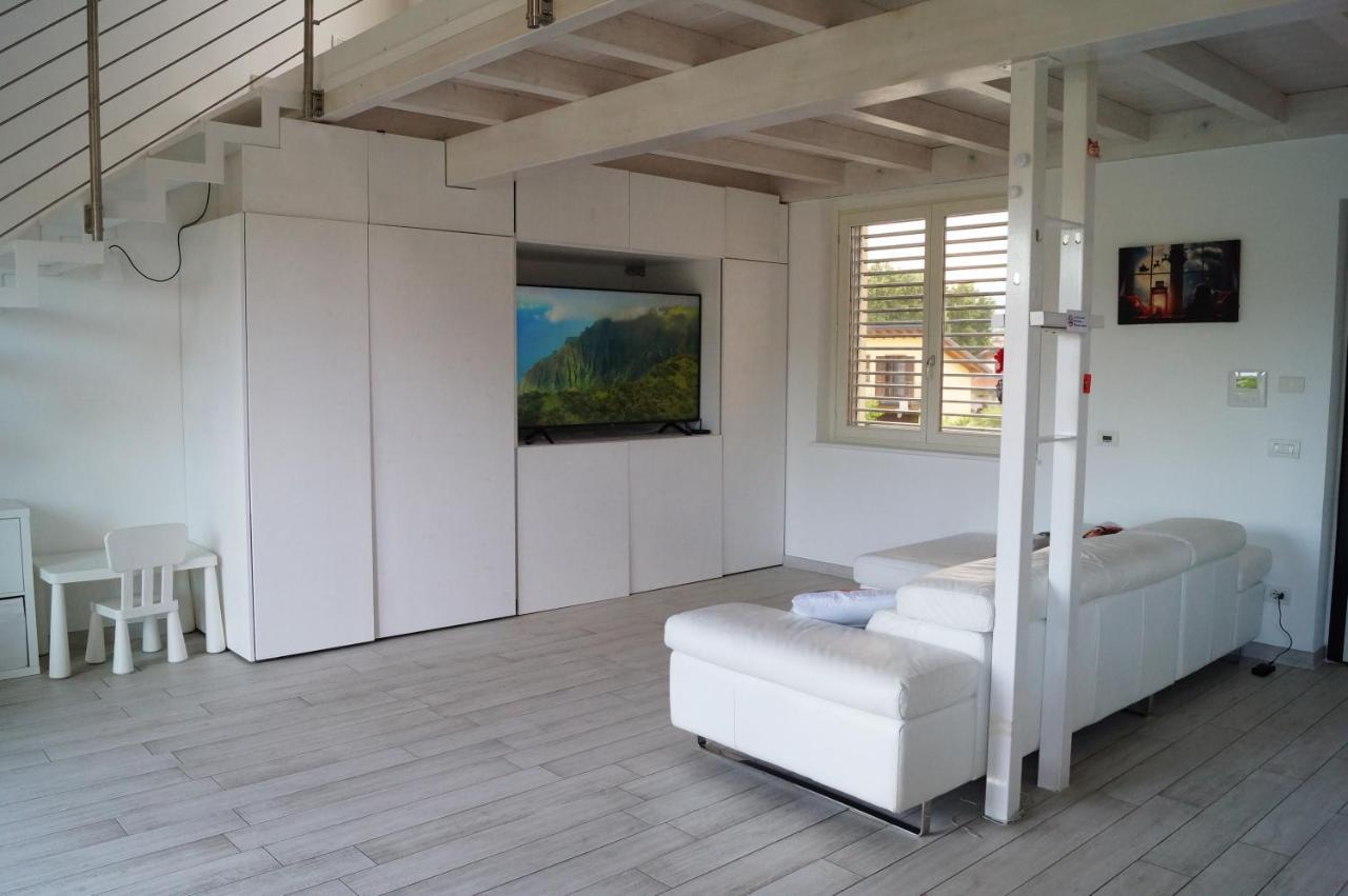 Charme Lake Loft 이스프라 외부 사진